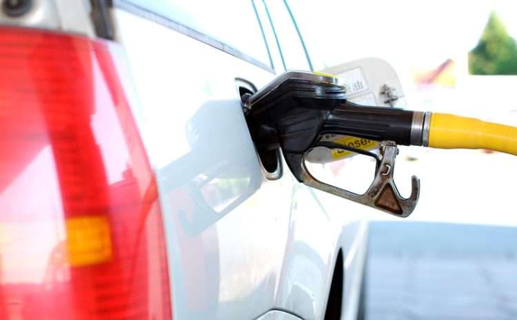  Cómo ahorrar combustible conduciendo tu coche